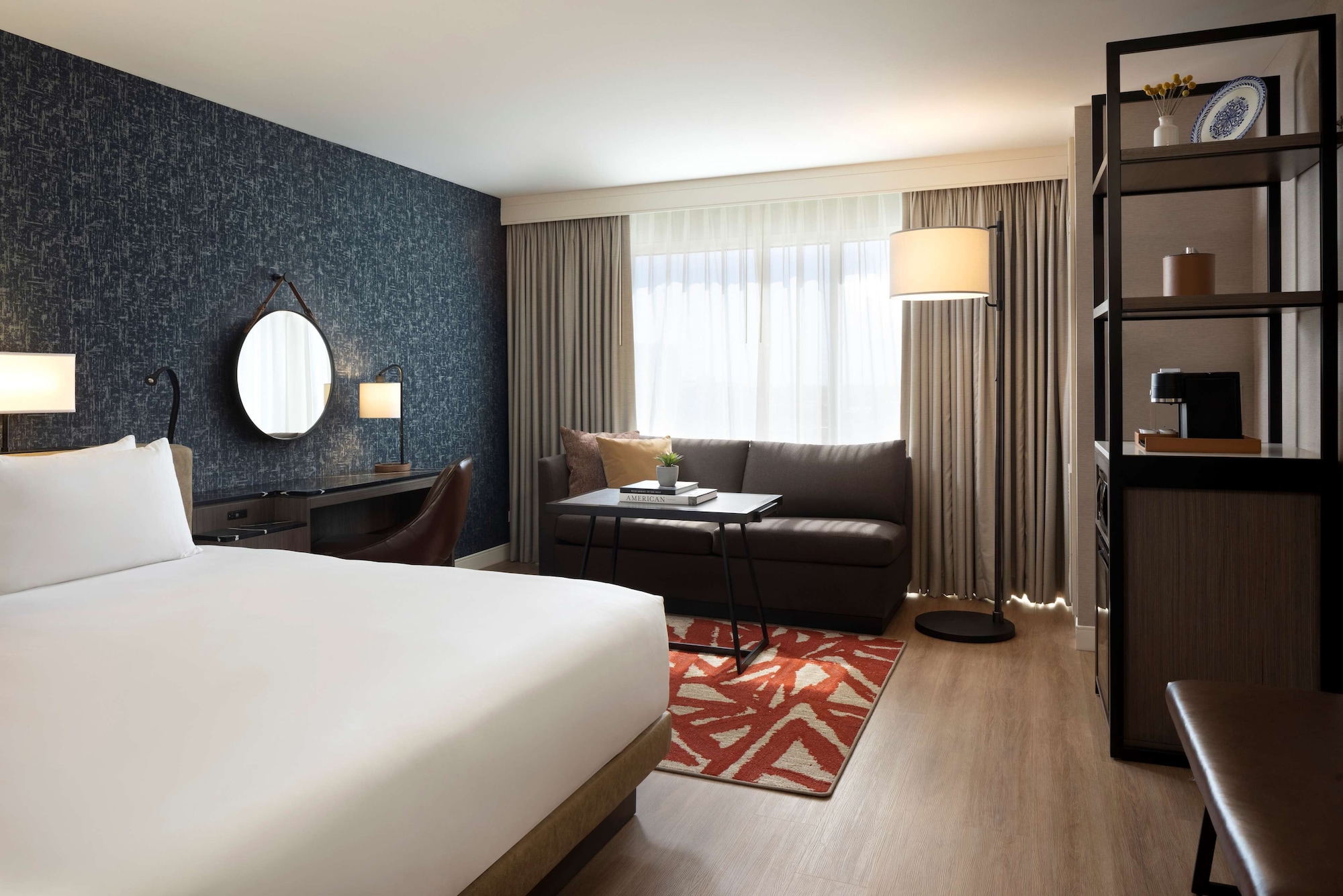 ROOM, KING BED, RIVER VIEW