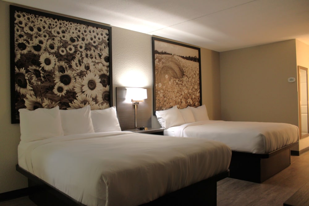 Super 8 by Wyndham Lamar 15/46