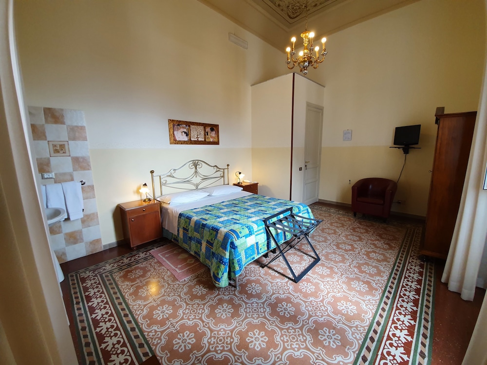 Albergo Cavour 23/35
