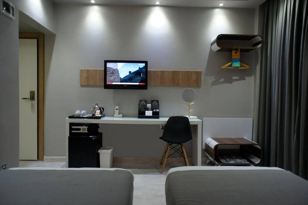 My Dora Hotel 28/50