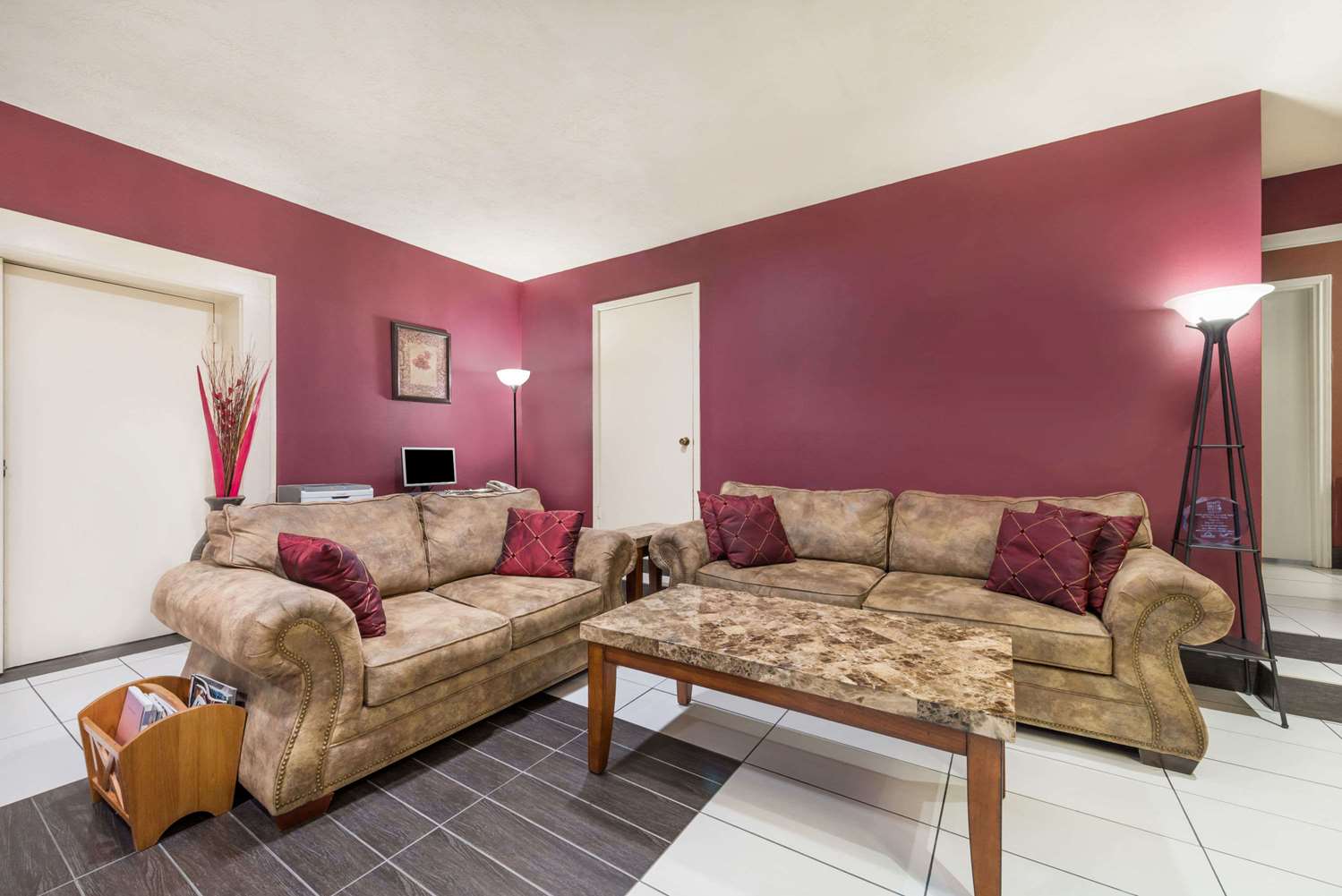 Days Inn by Wyndham Bryan College Station 4/8