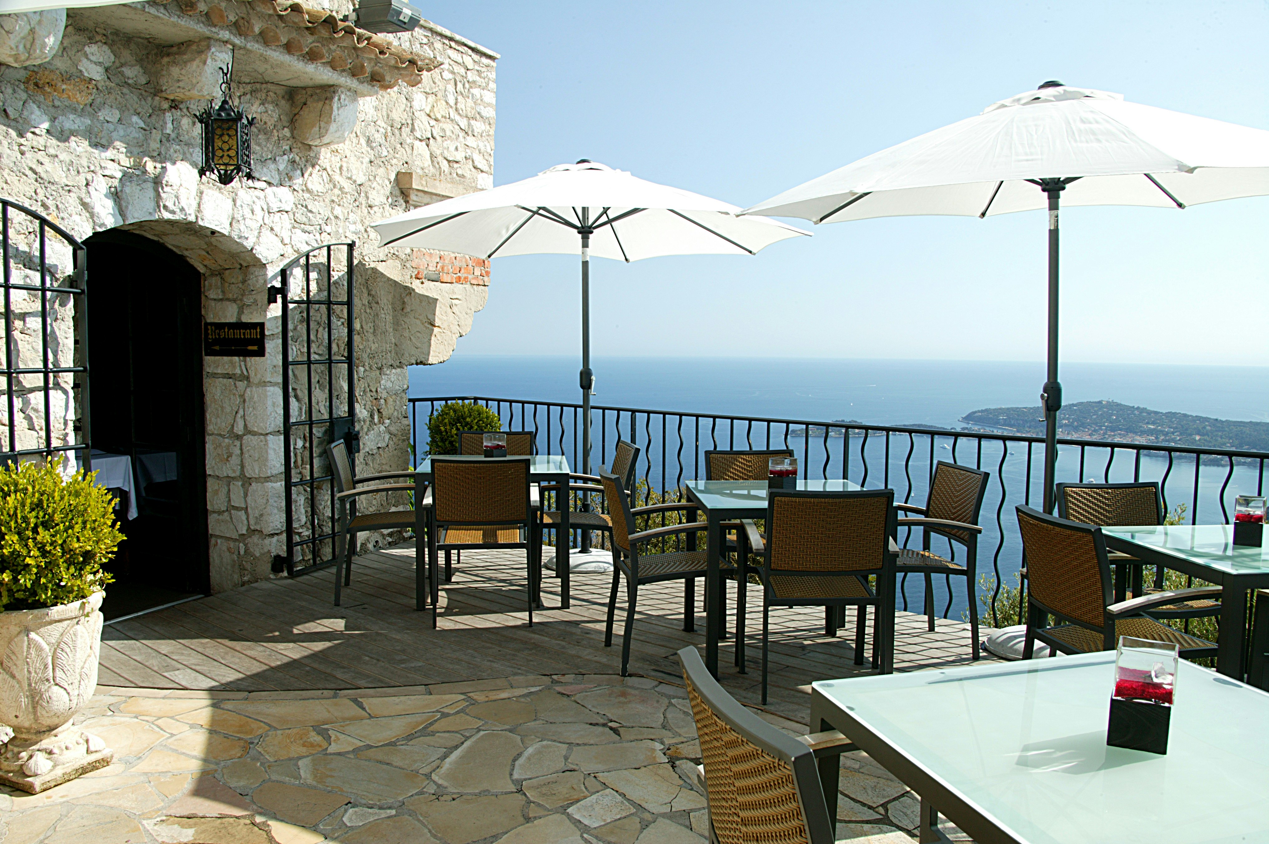 Chateau Eza 65/82
