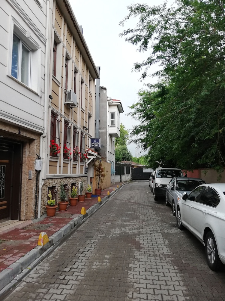 Galley Hotel 40/50