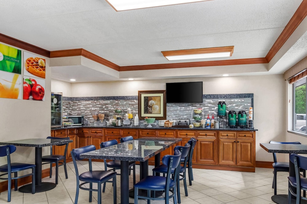 Quality Inn & Suites Gibsonia - Pittsburgh North PA 47/68