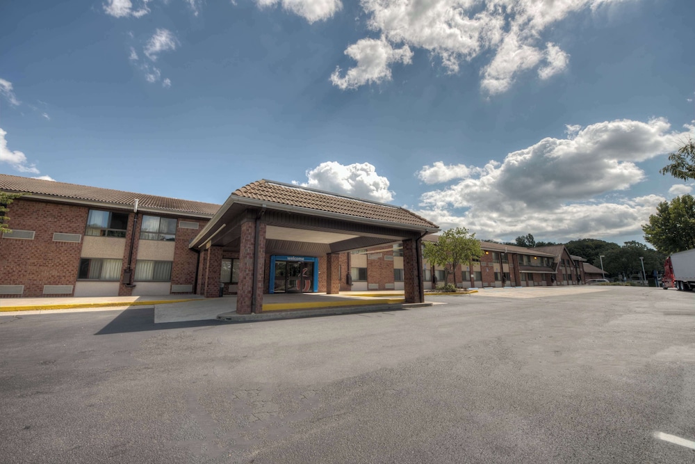 Motel6 Branford, CT - New Haven 50/58
