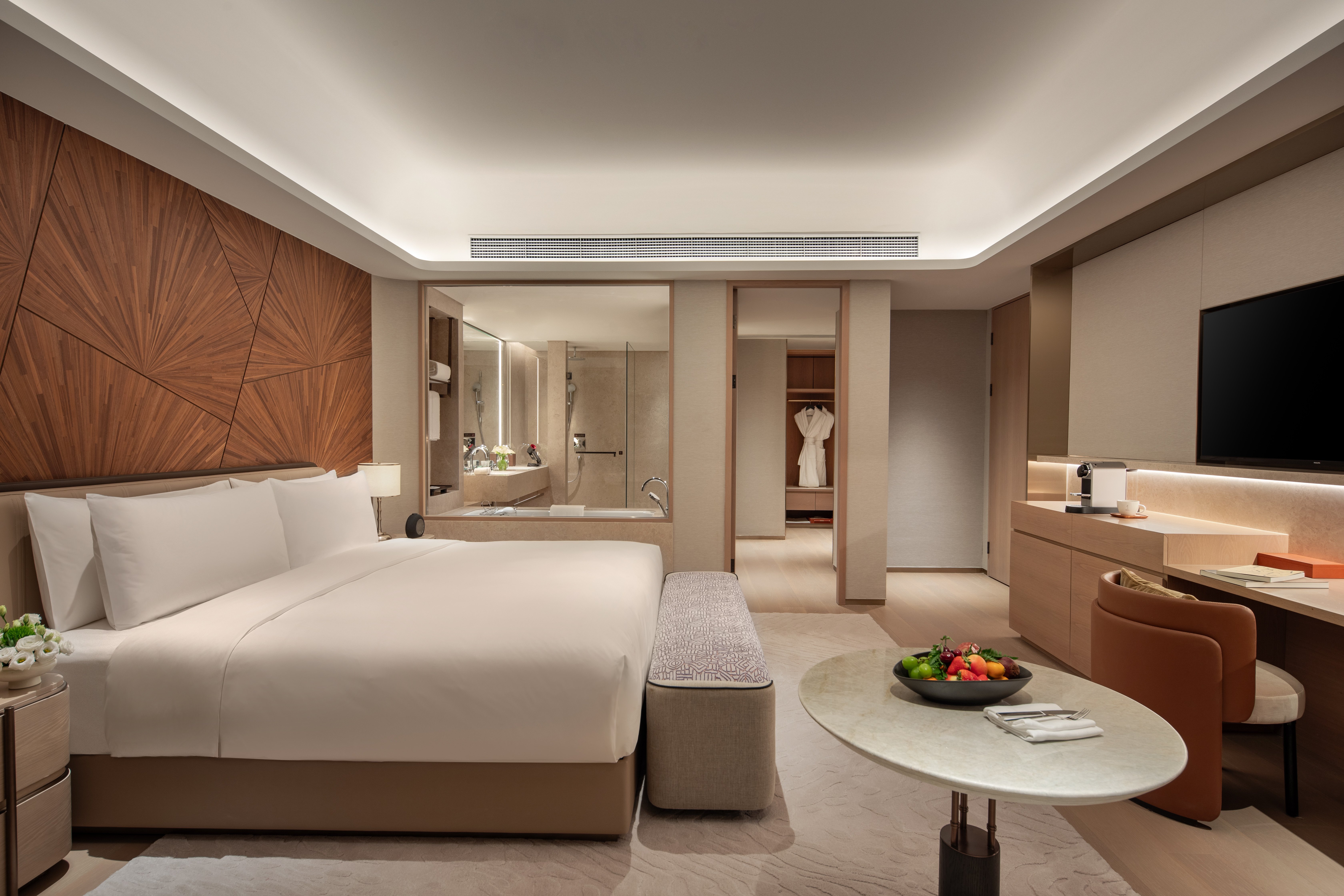 Classic, King Bed, Lounge Access, InterContinental Wuxi Taihu New City 2/2