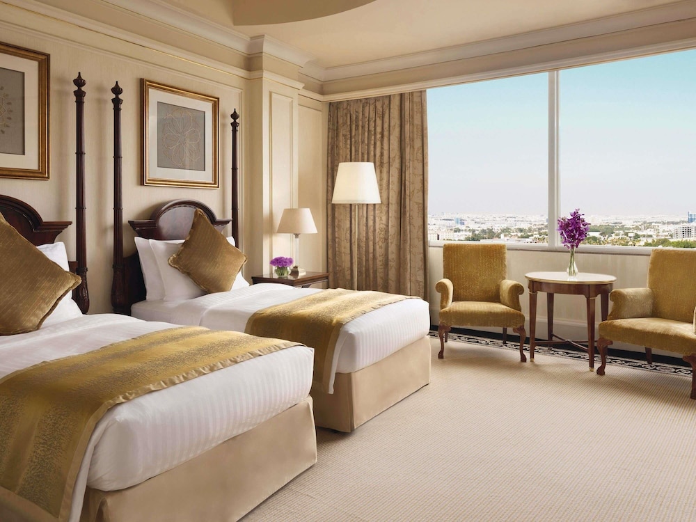 DELUXE, TWIN BEDS, PARTIAL SEA VIEW