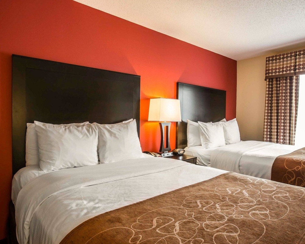 Comfort Suites At WestGate Mall 9/42
