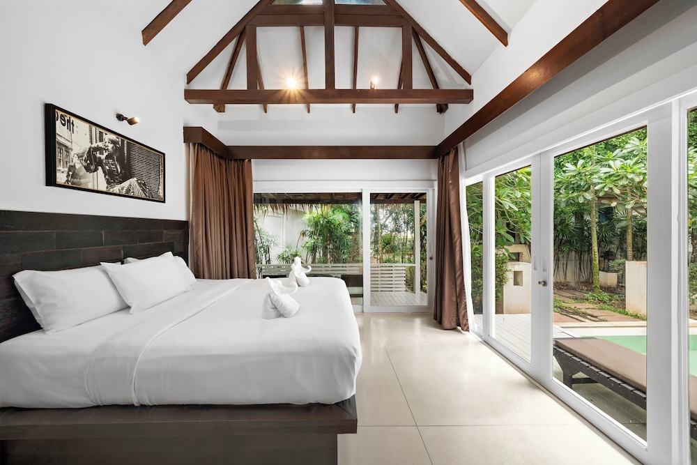 Zara Resort (ex The Privilege Hotel Ezra Royal Beach) 23/80