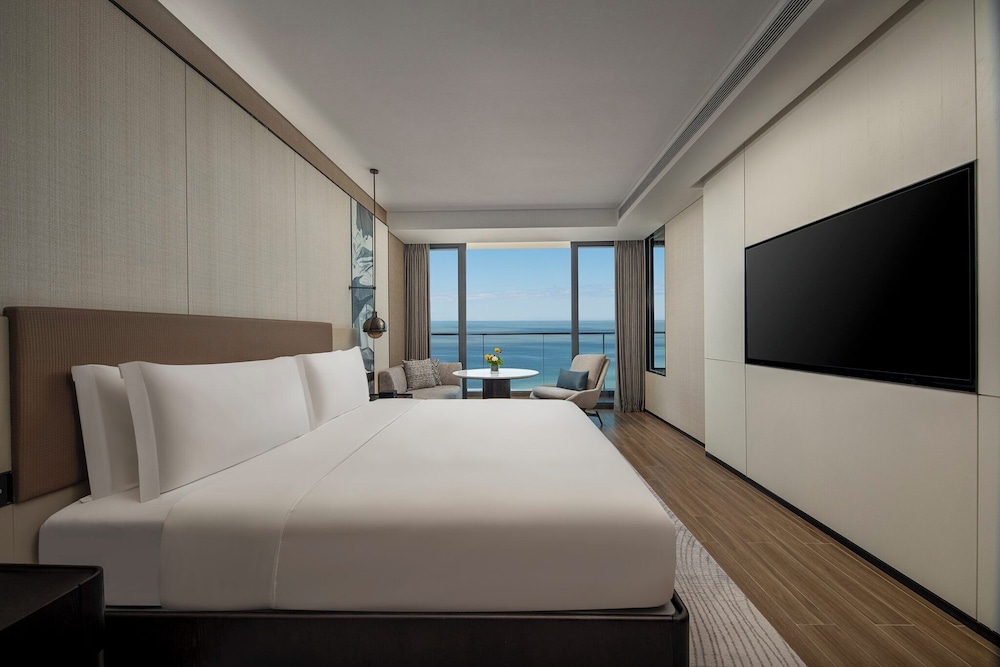 1 Bedroom, Suite, Single Bed, Ocean Front, High Floor