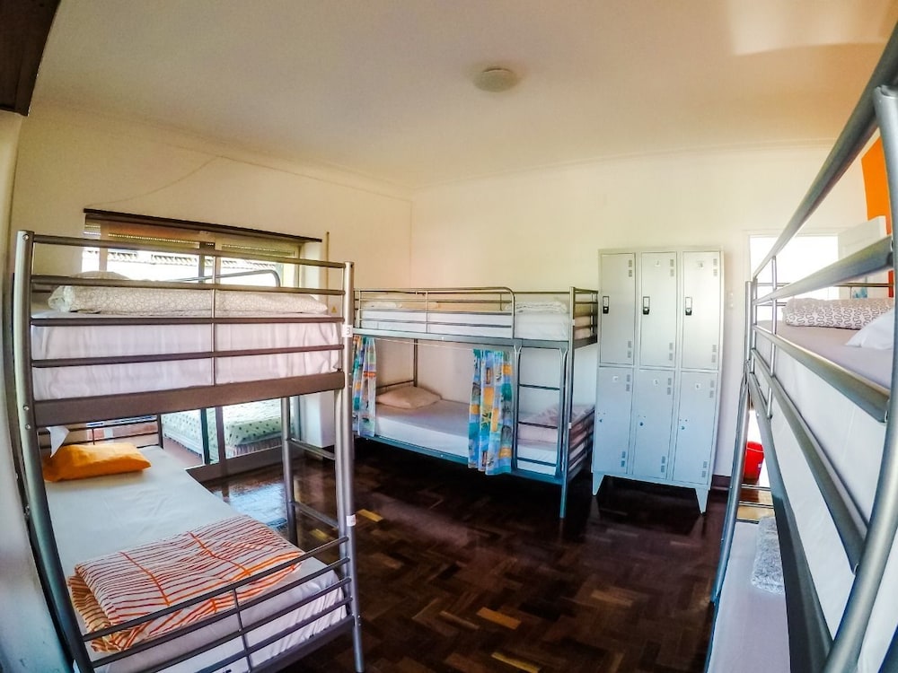 Carcavelos Surf Hostel 15/31