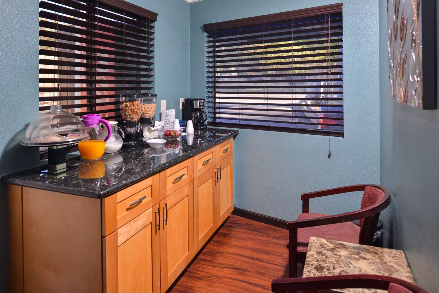 Americas Best Value Inn Suites Clearlake Wine Country 4/14