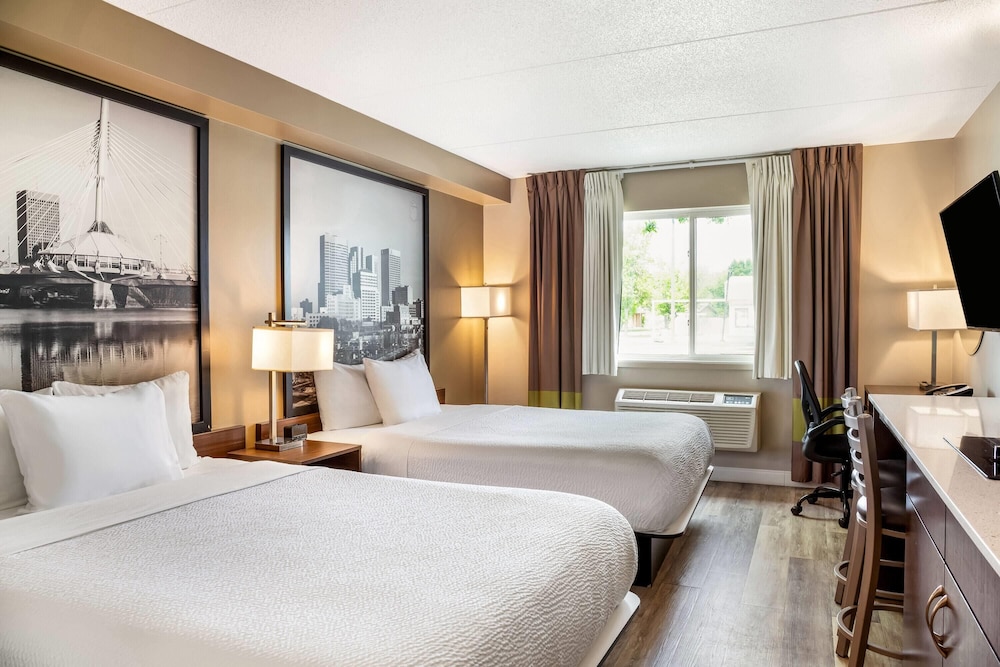 Efficiency, 2 Queen Beds