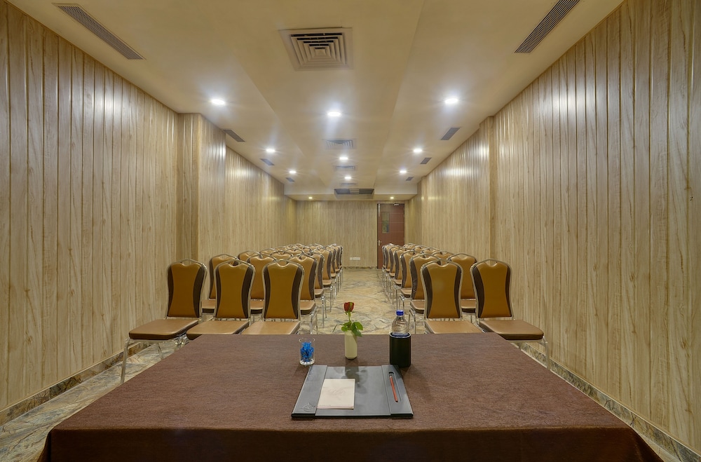 Hotel Di-Arch Lucknow 46/50