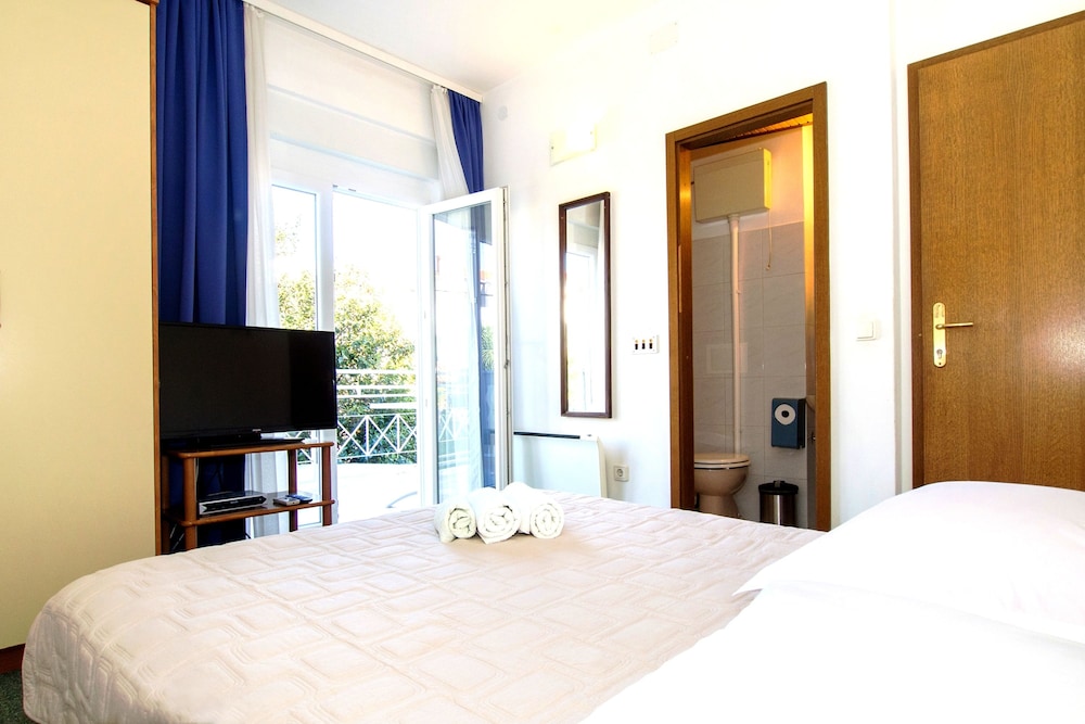 Beachfront Villa Mediteran 5/50