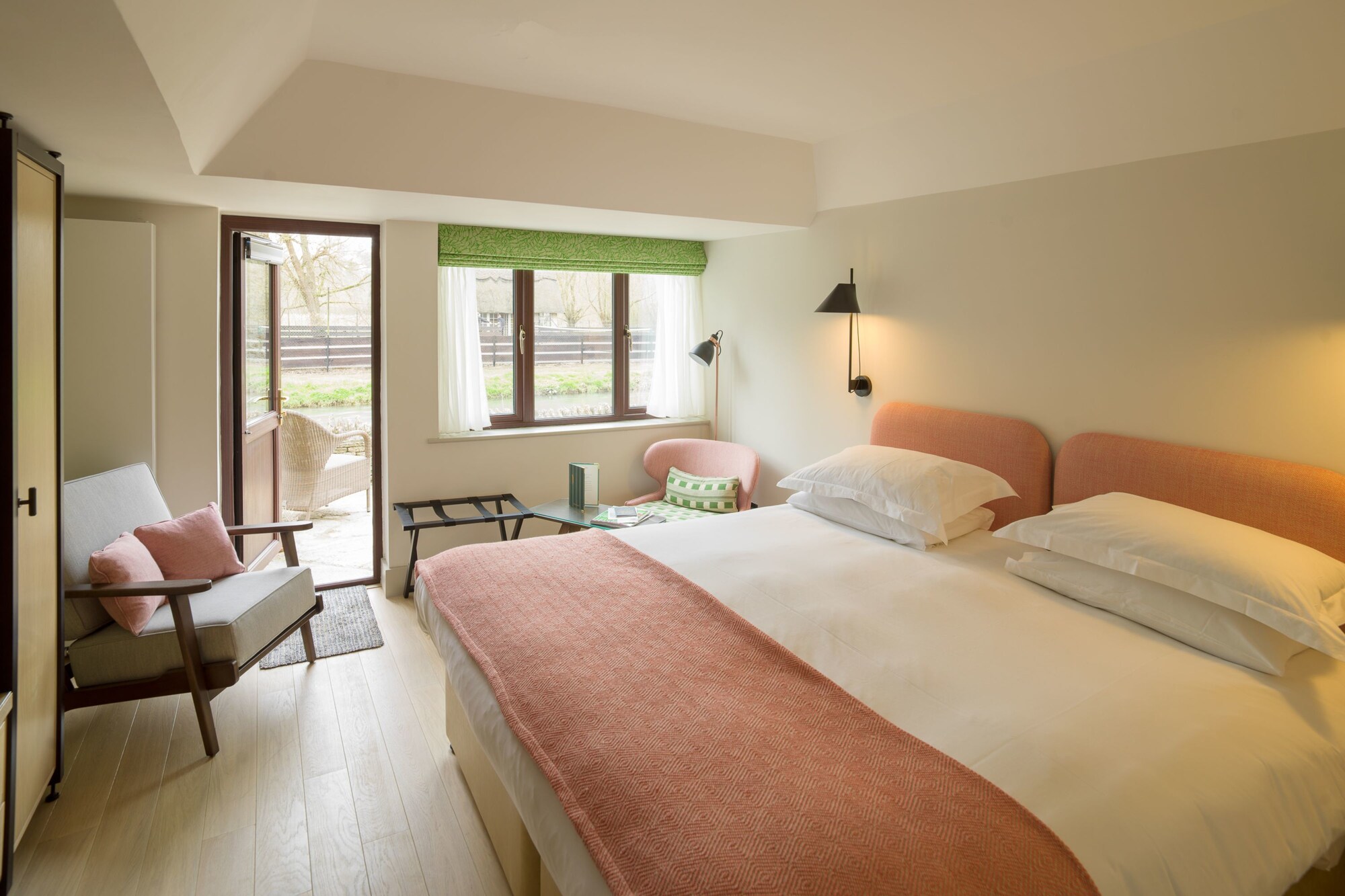 Feature, King Bed