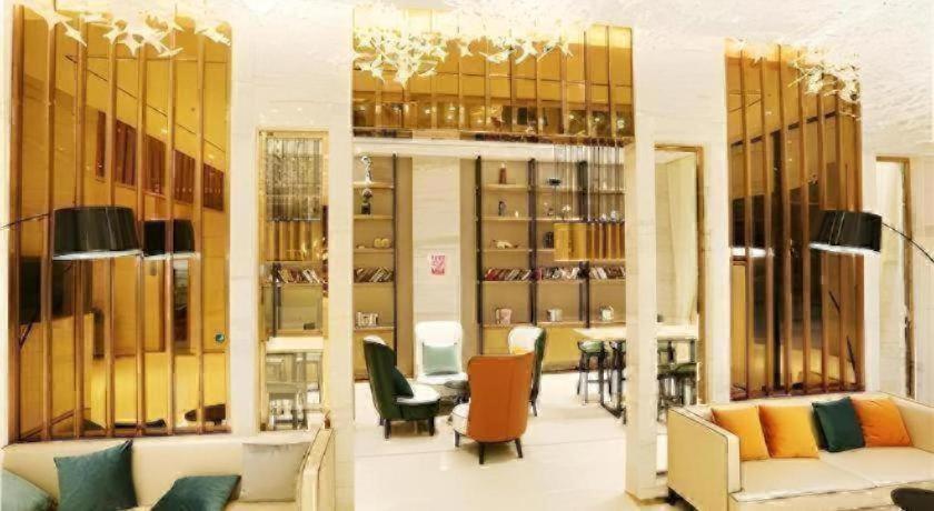 City Comfort Inn (Zhaoqing Dawang Wandu Square) 24/31