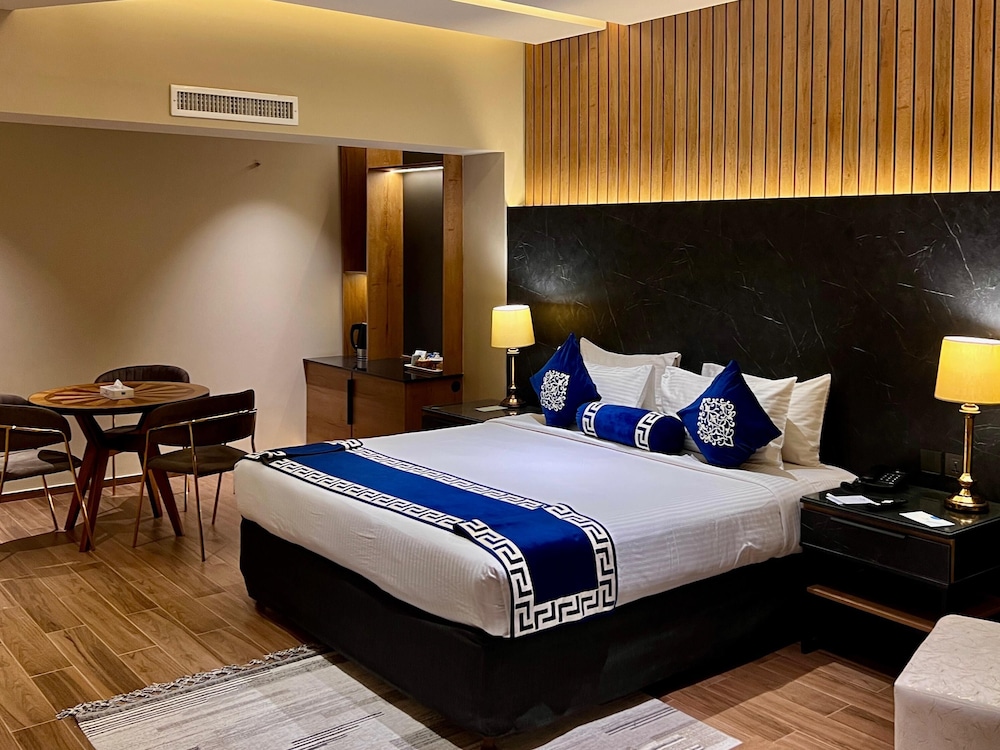 EXECUTIVE, DOUBLE BED