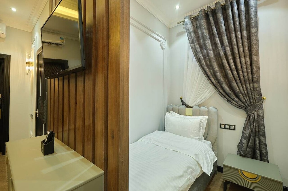 East Star Hotel 19/50