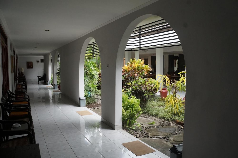 Hotel Kirana 10/54
