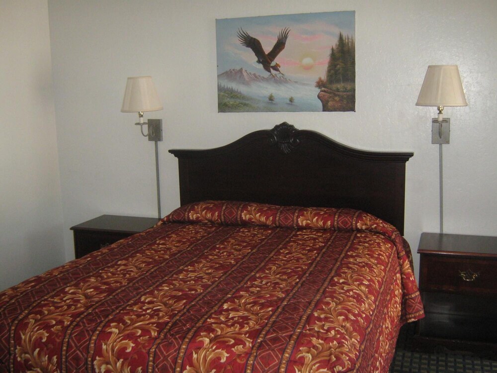 Jamestown Railtown Motel 12/31