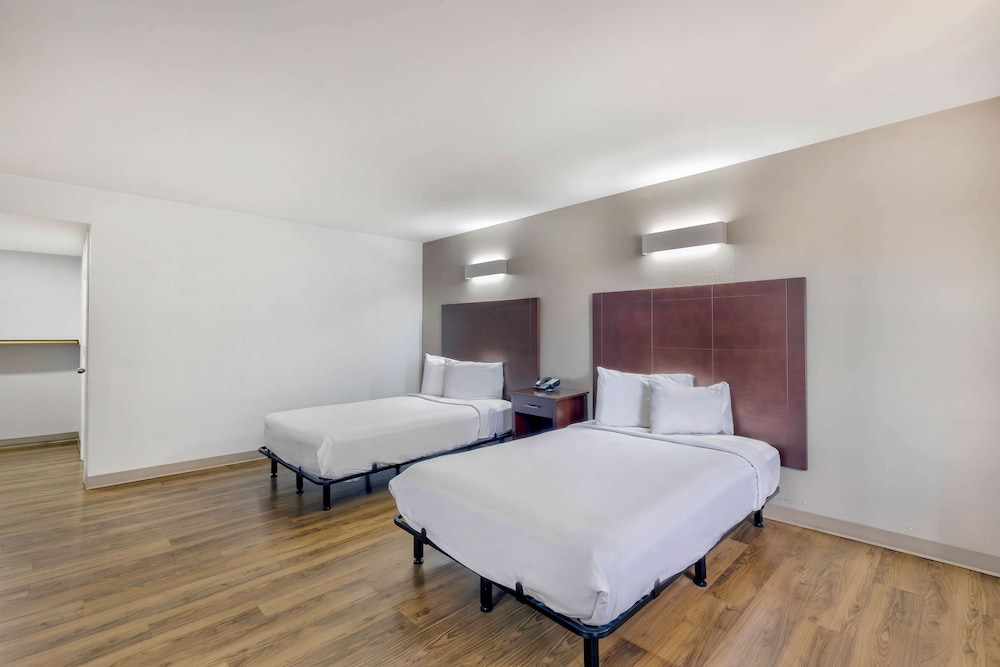 Motel6 Falls Church, VA - Arlington Boulevard 12/25