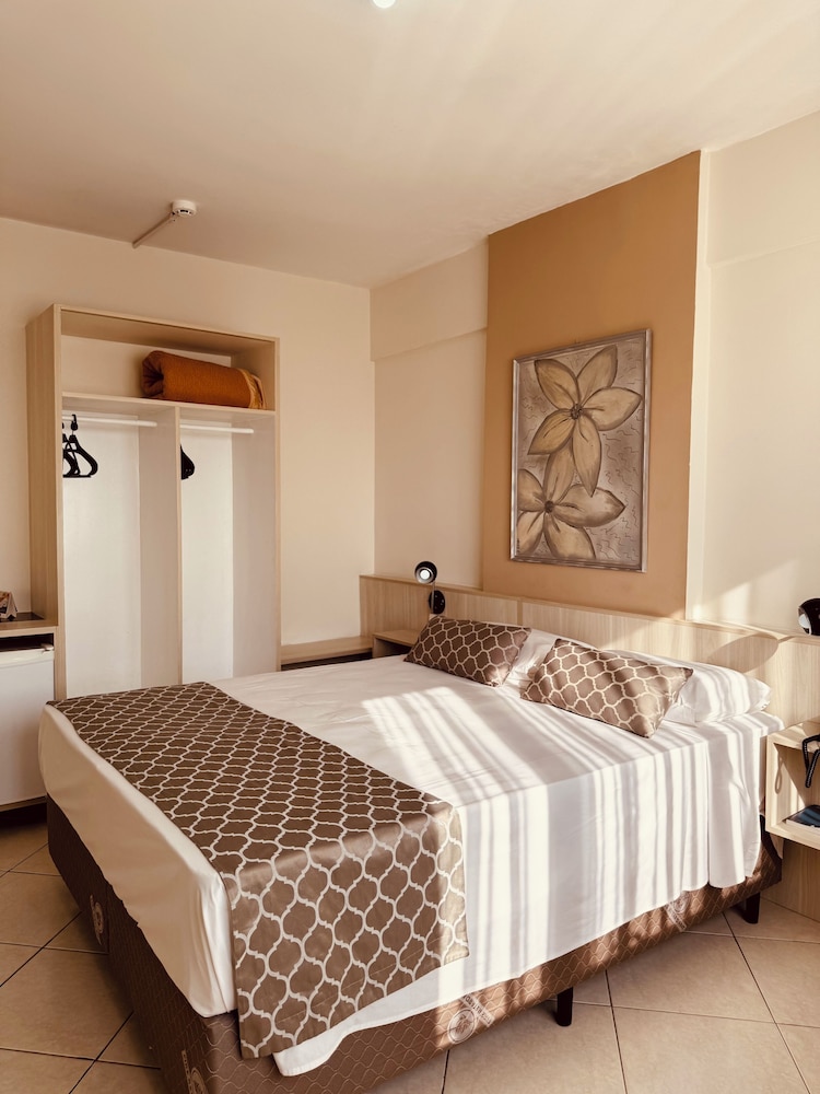 Binder Hotel Quality Inn 16/46