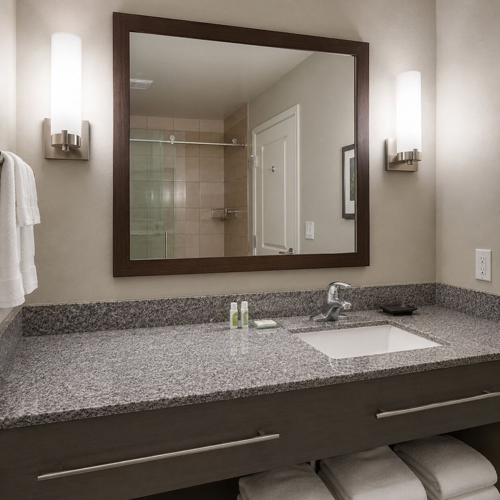 GrandStay Hotel and Suites 61/63