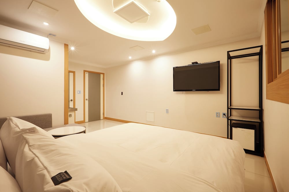 JM Hotel 6/66