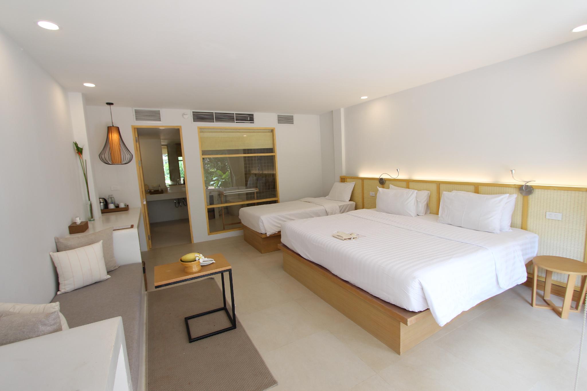 GRAND DELUXE FAMILY ROOM