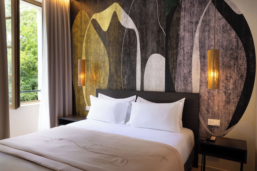 PRESTIGE, SUITE