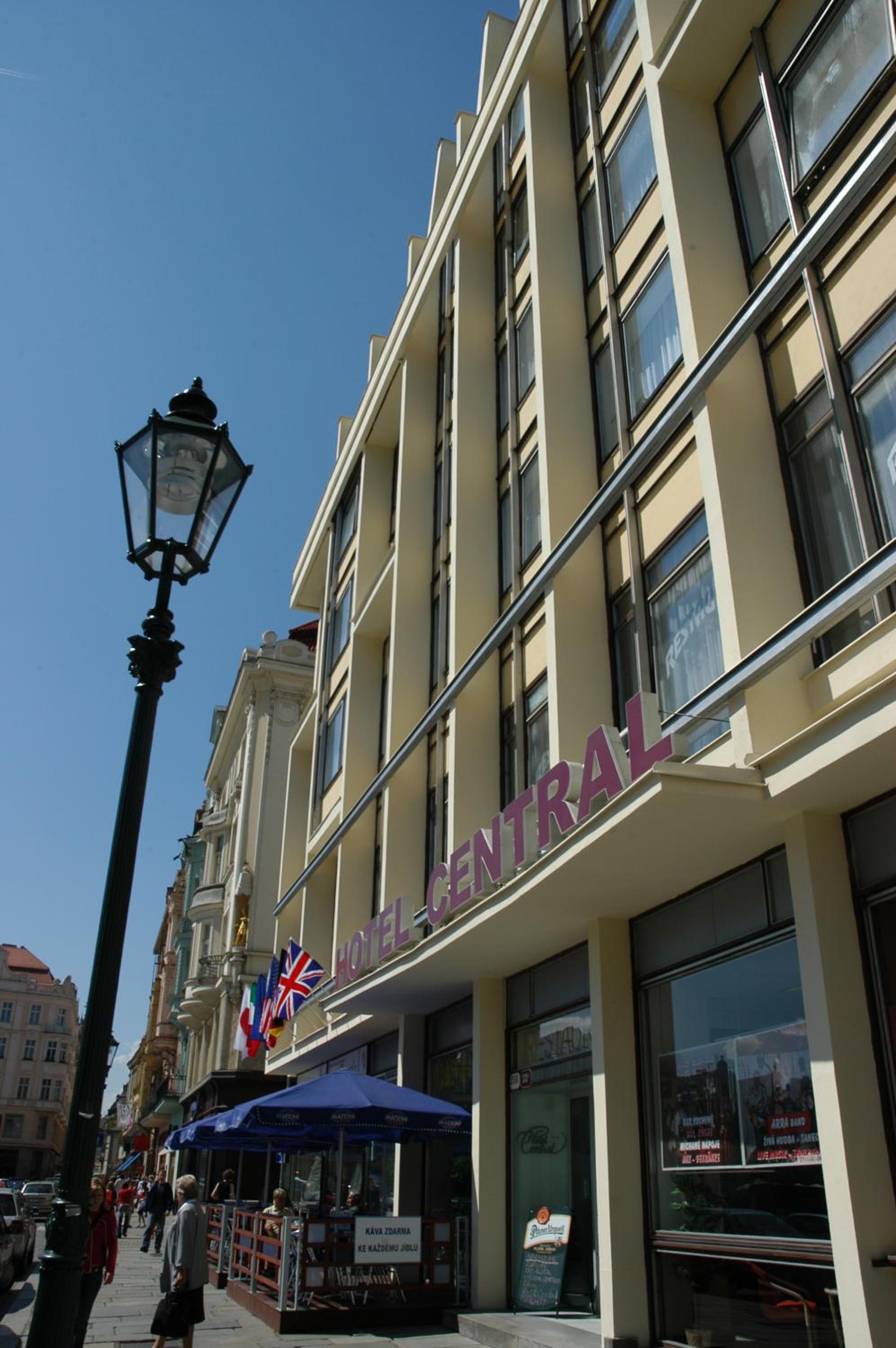 Hotel Central 2/50
