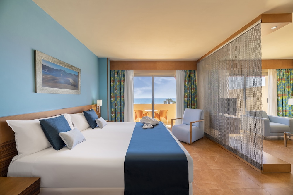 Connecting, Multiple Bedrooms, Family, 2 Double and Twin Beds