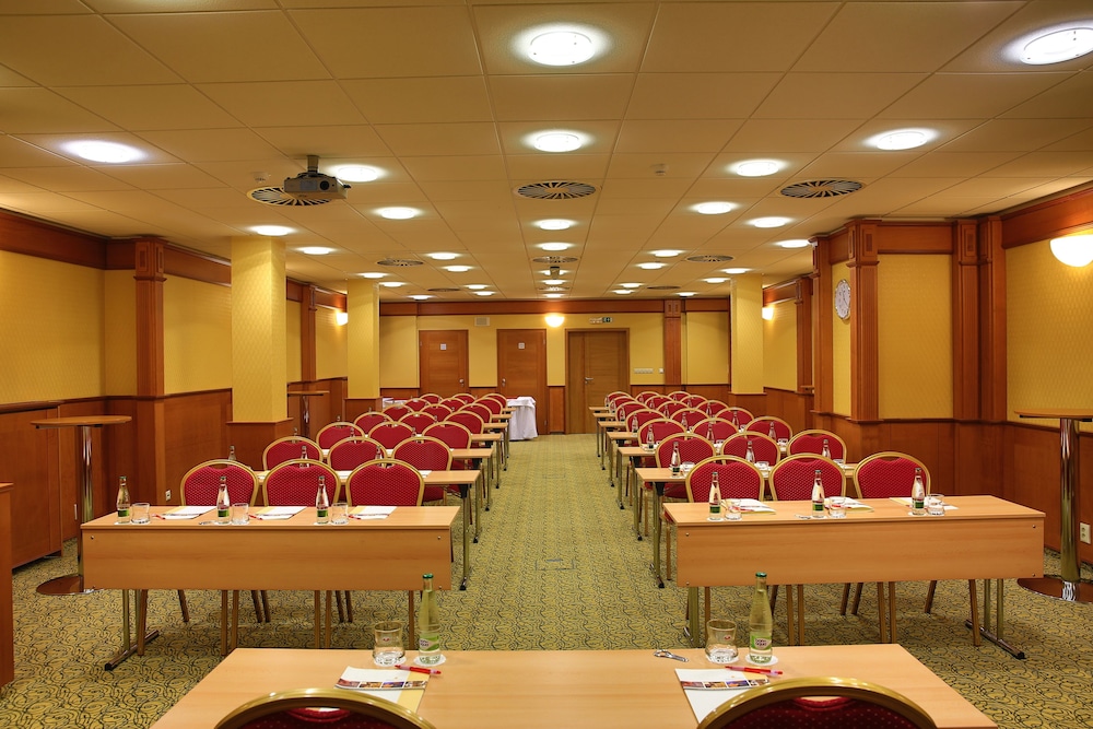 Primavera Hotel And Congress Centre 44/59