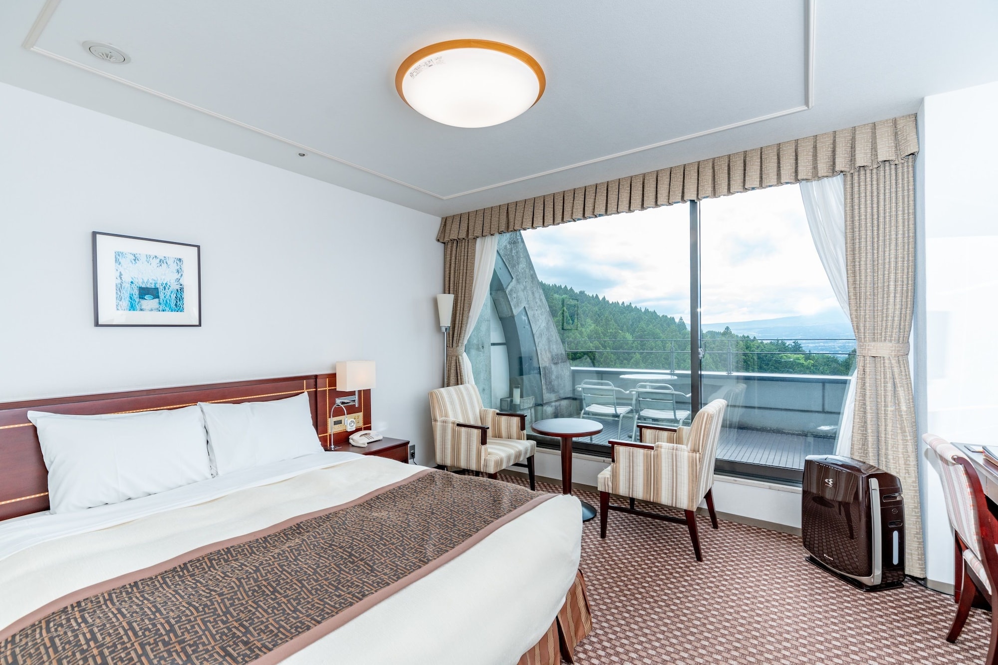 WESTERN, DOUBLE BED, MOUNTAIN VIEW
