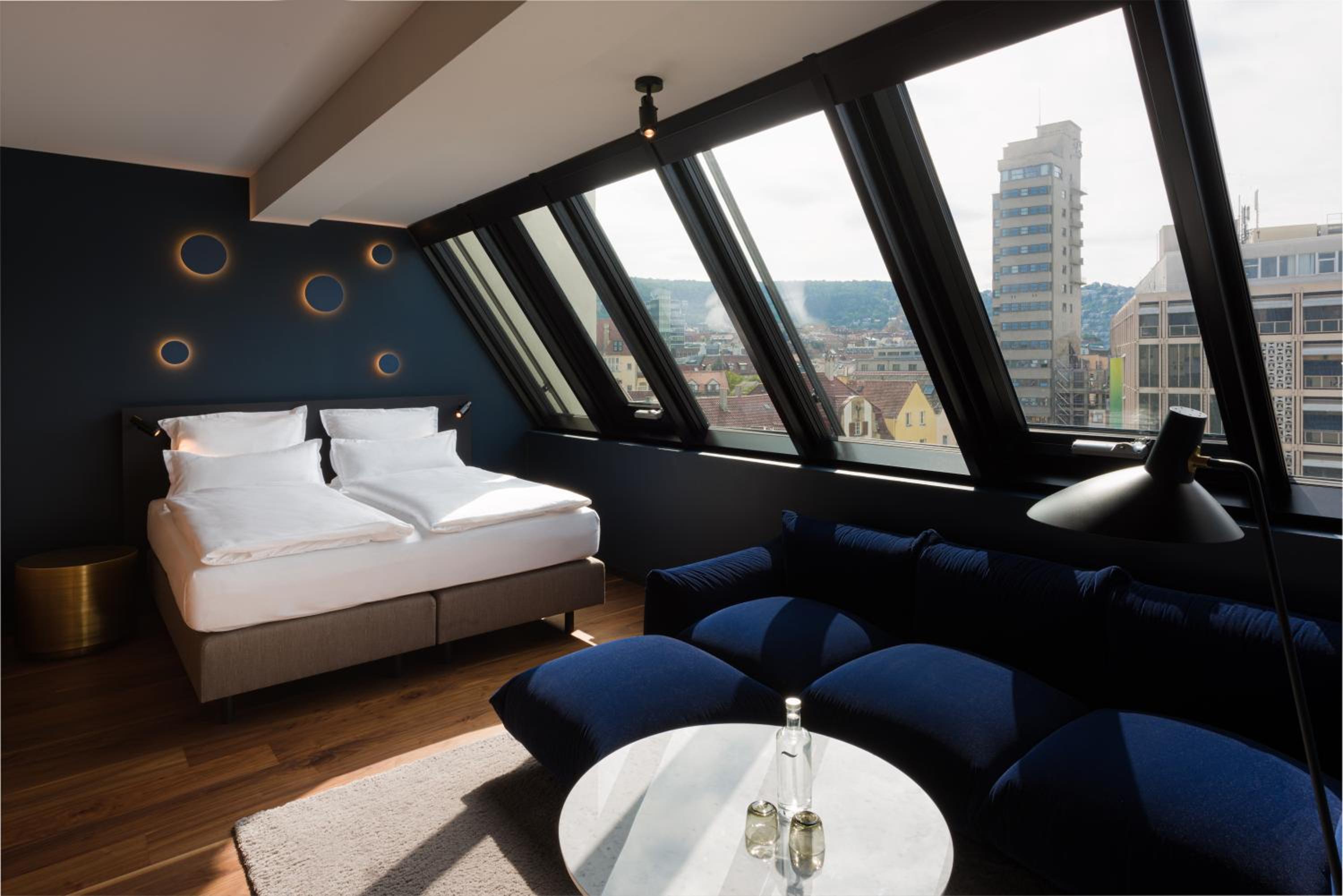 Emi, Suite, Queen Bed
