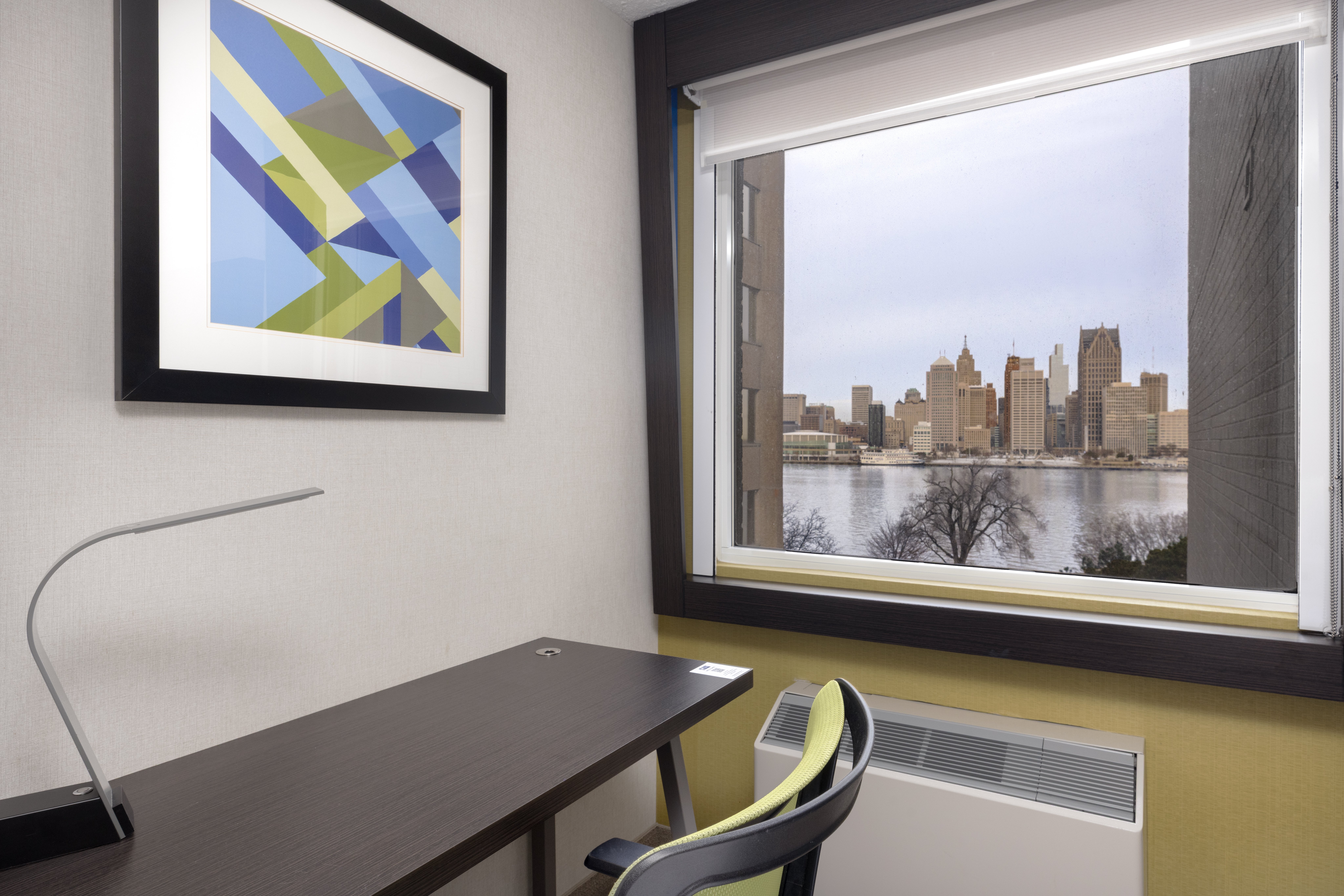 Holiday Inn Express Windsor Waterfront 63/77