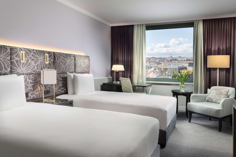 ROOM, TWIN BEDS