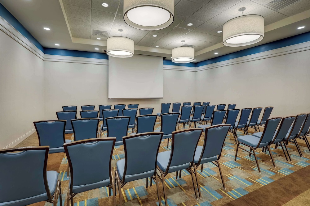 Drury Inn And Suites Grand Rapids 70/77