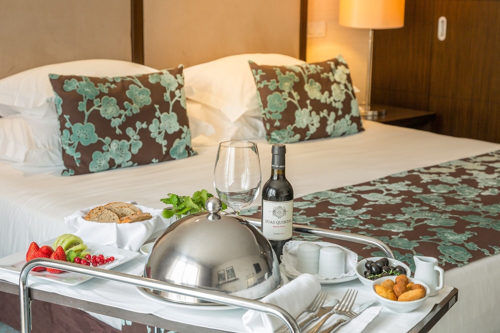 Dom Goncalo Hotel And Spa 65/75