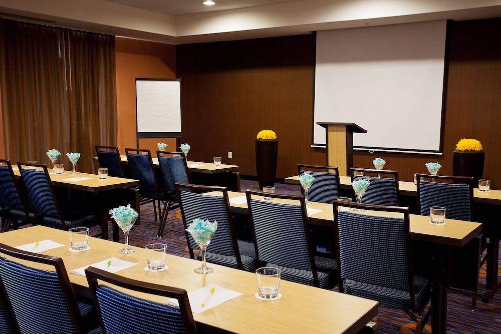 Courtyard by Marriott Galveston Island 36/50