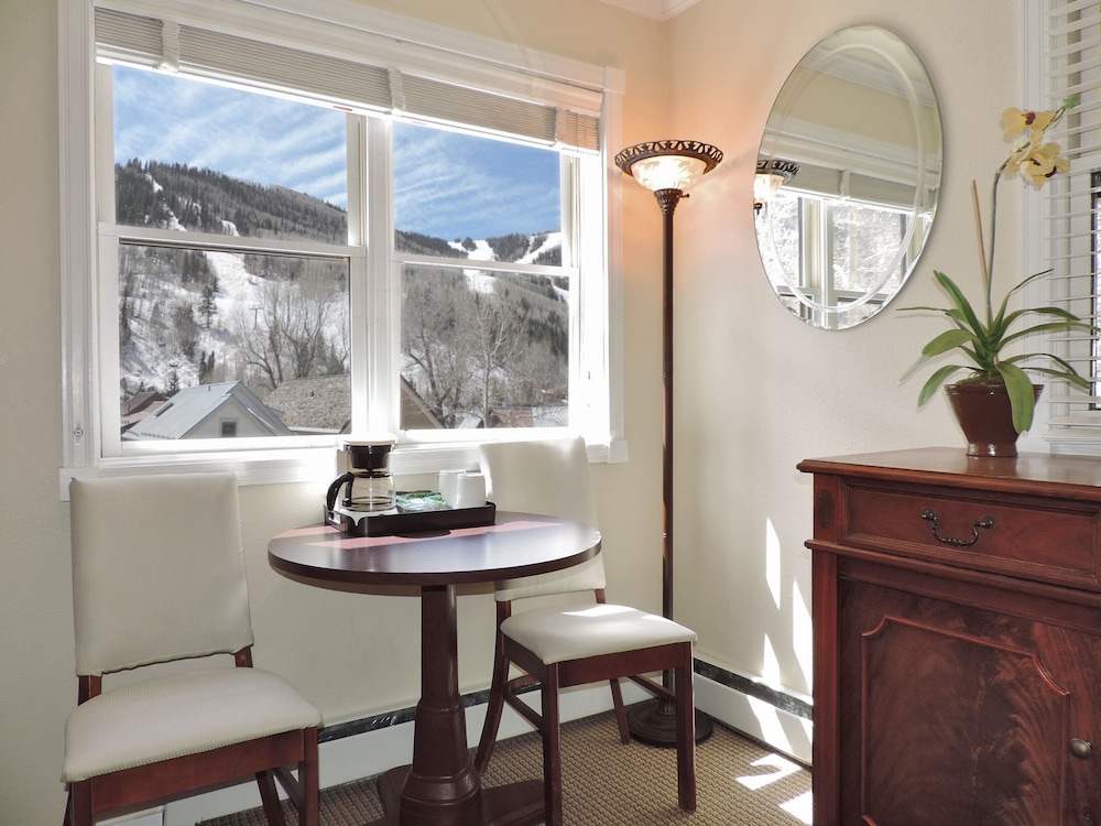 Victorian Inn 34/44