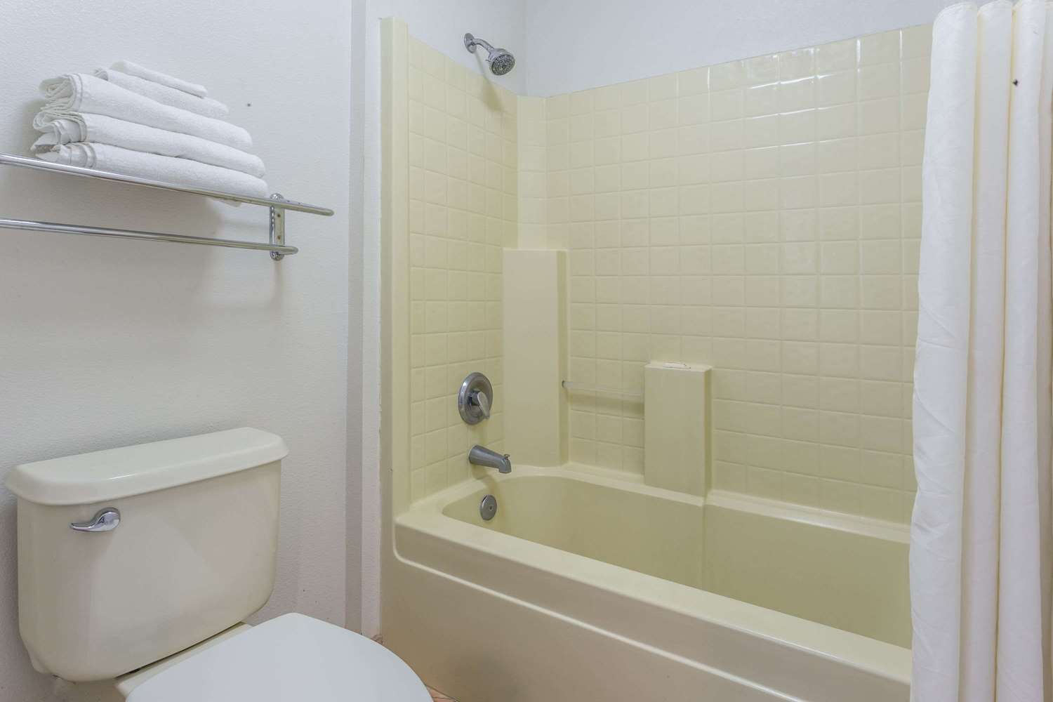 Signature Inn Merced Yosemite Parkway 5/7