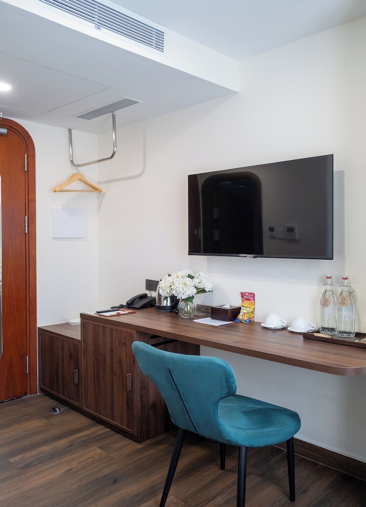 Hato Saigon Hotel & Rooftop 44/50
