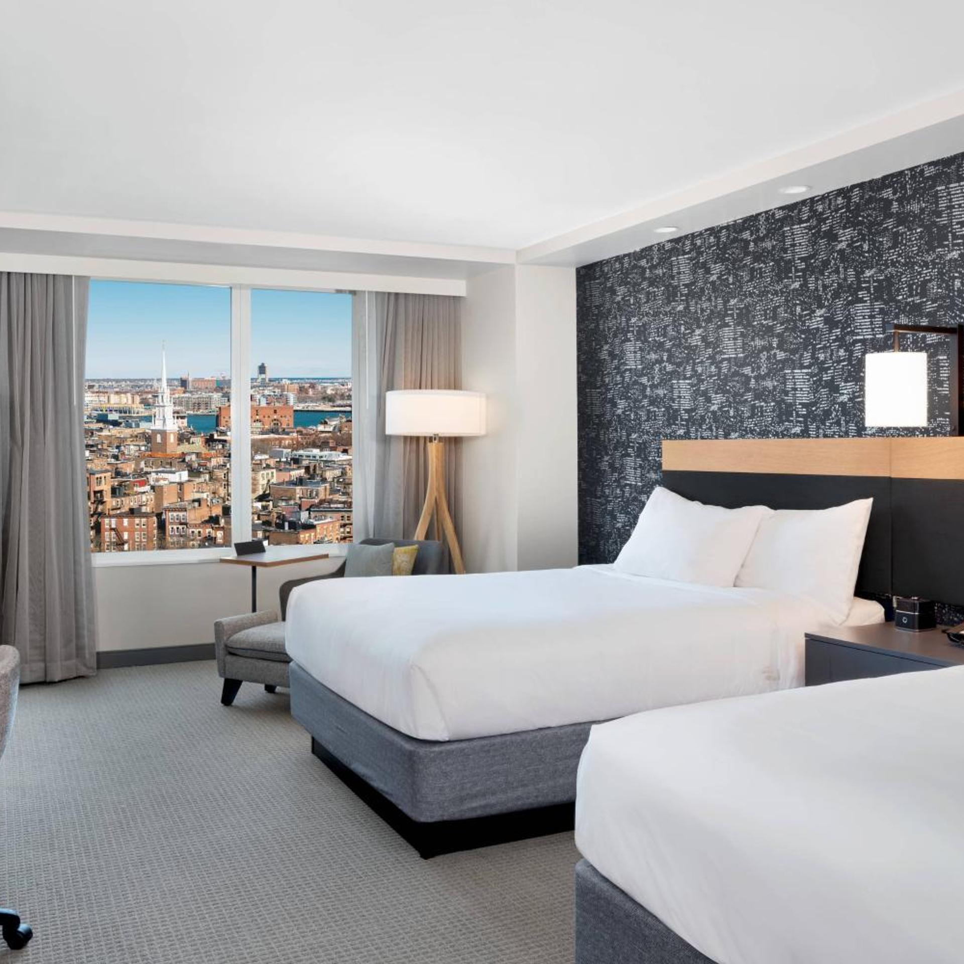 End, 2 Queen Beds, Harbour View, North Wing