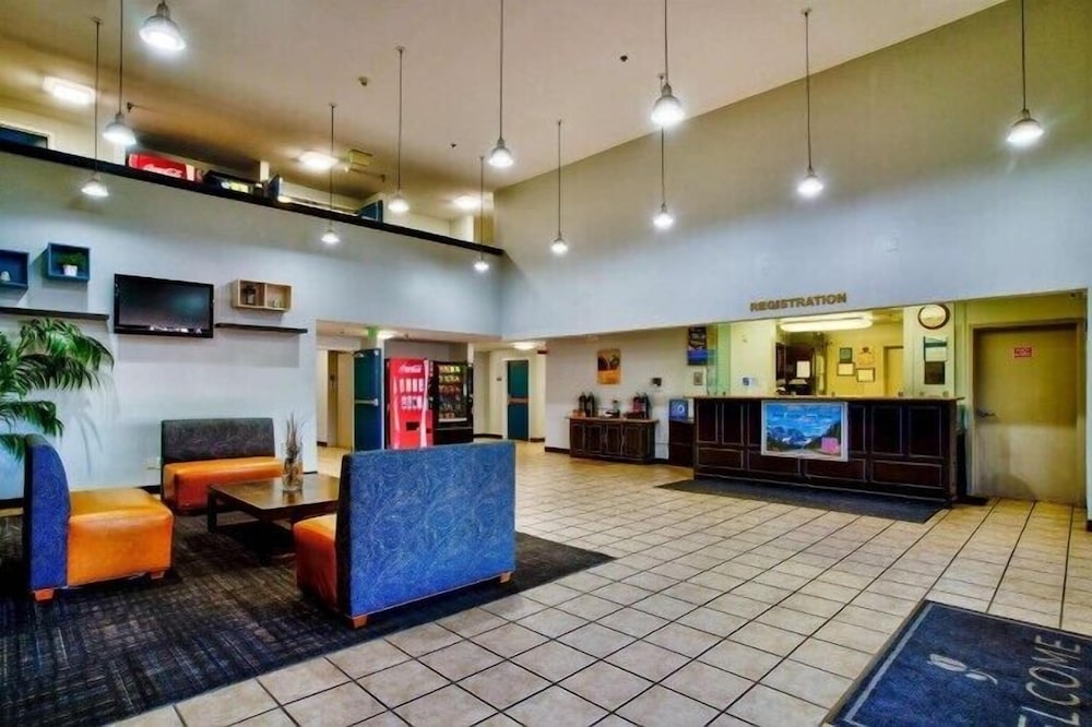 Motel6 Hesperia, CA - West Main Street - I-15 7/60