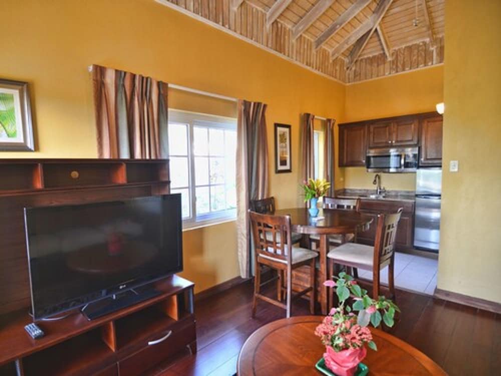 Tropical Lagoon Resort 18/29