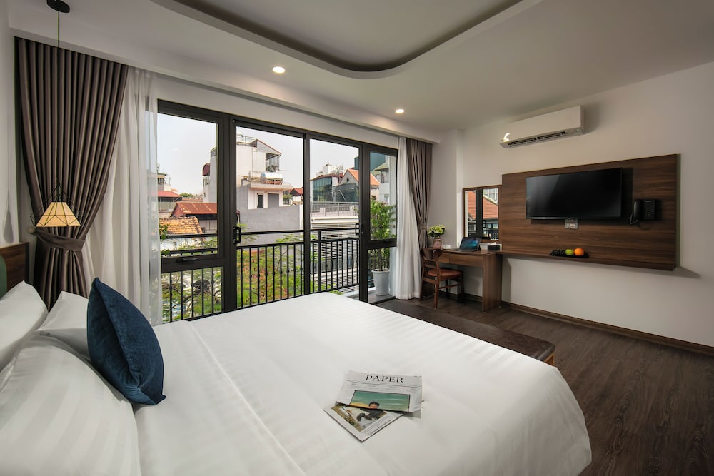 Connecting, Suite, King and Queen Bed, Balcony