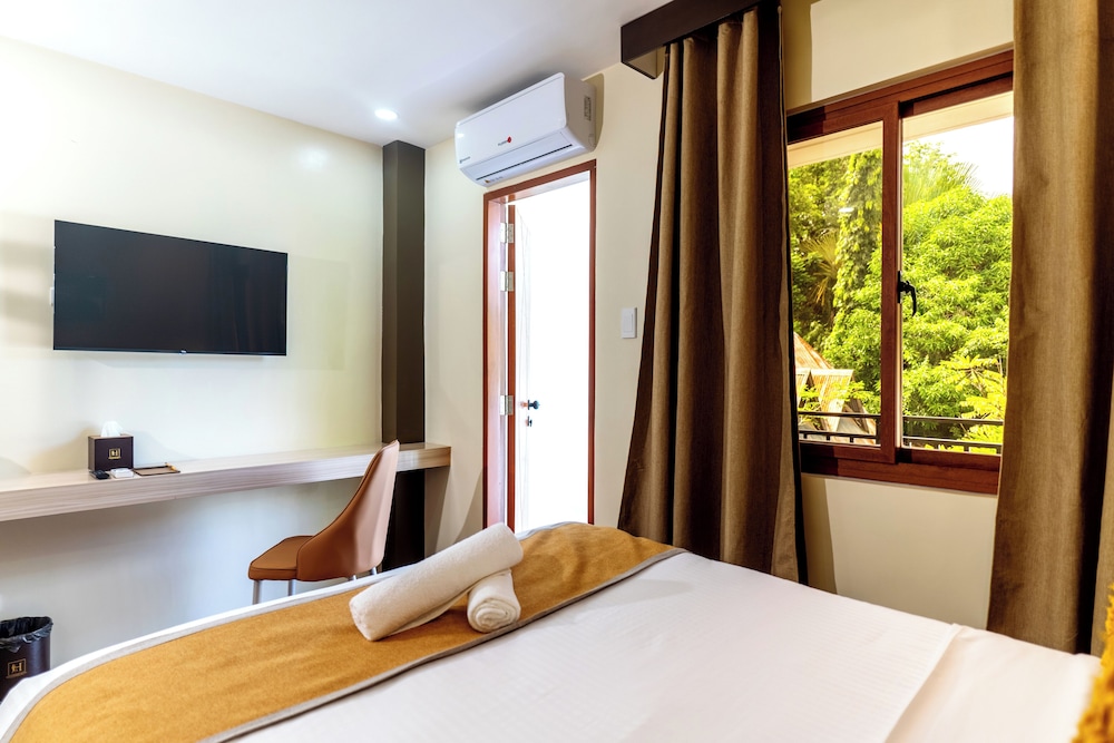 Hollywood Hotel Puerto Princesa 26/66