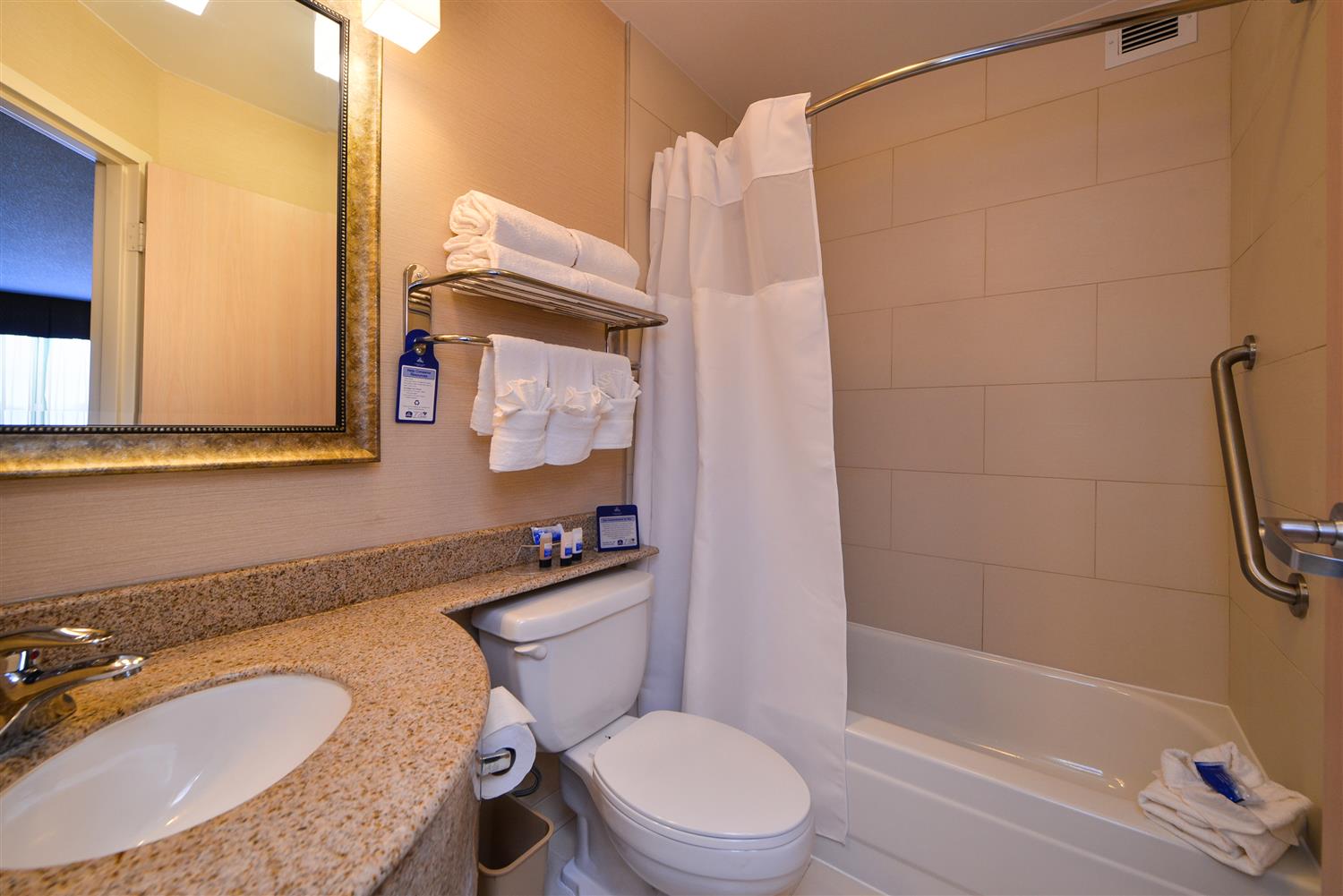 Best Western Glenview -Chicagoland Inn and Suites 42/44